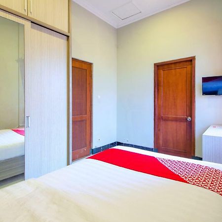 Oyo 1195 The Doctor'S Guest House Syariah Kejayan Extérieur photo