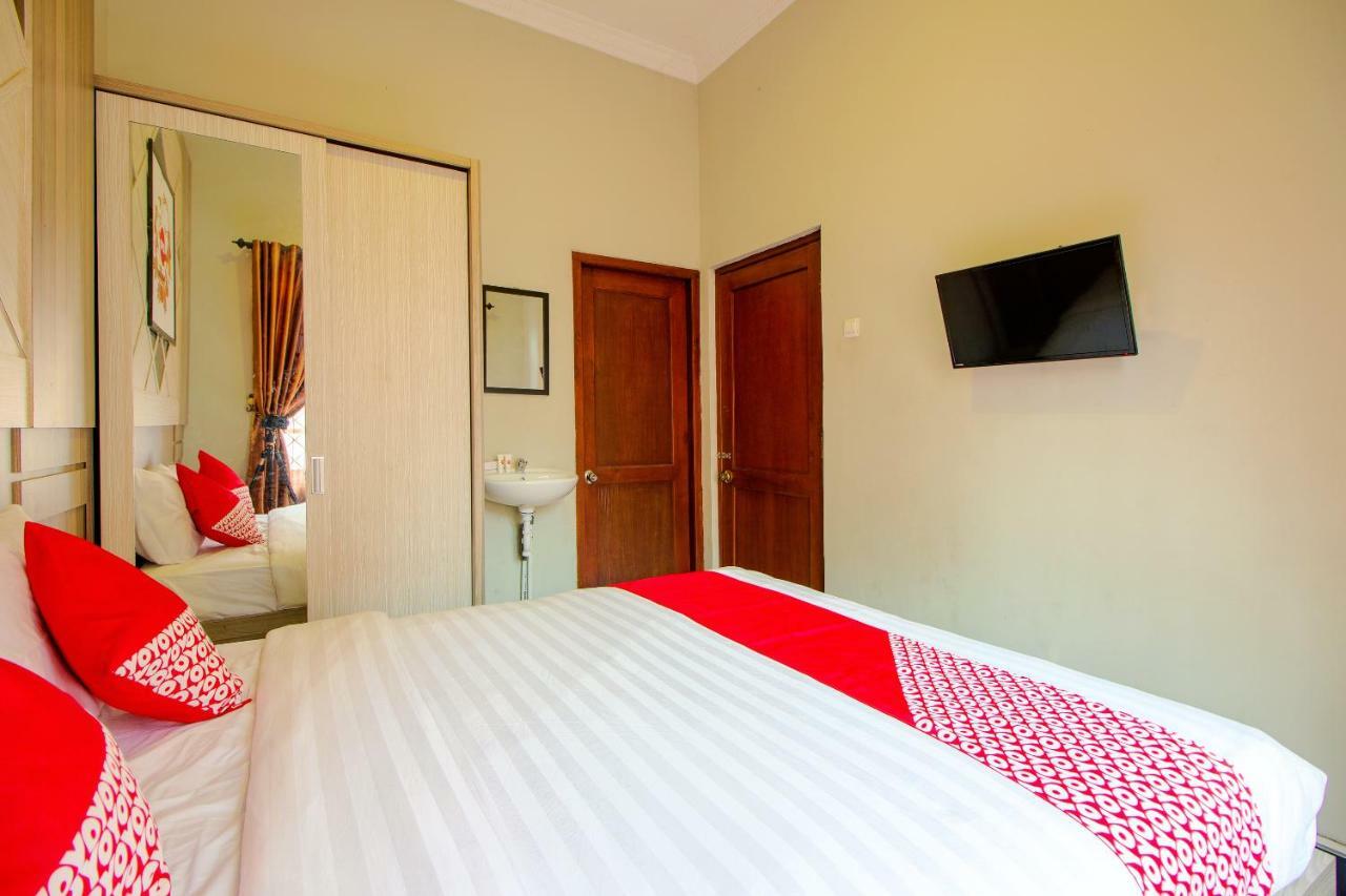 Oyo 1195 The Doctor'S Guest House Syariah Kejayan Extérieur photo