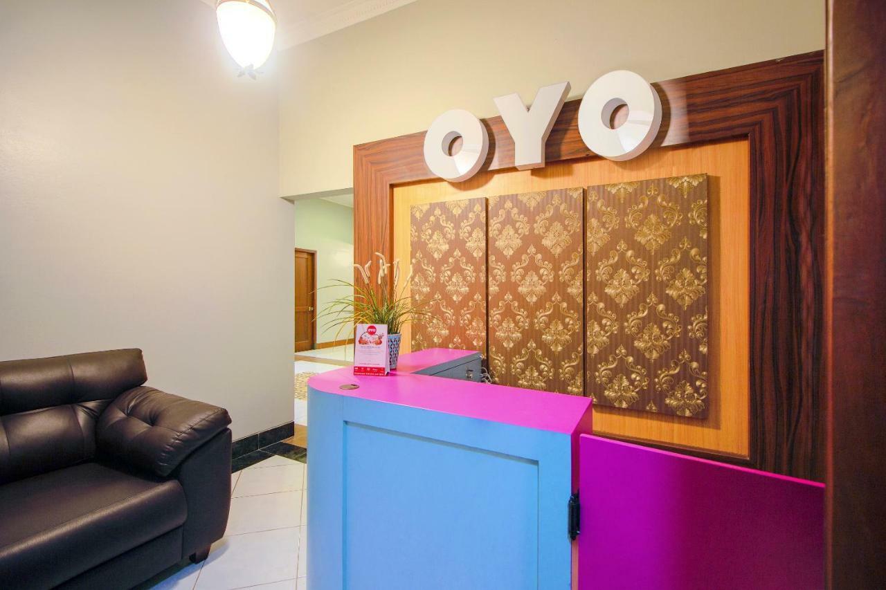 Oyo 1195 The Doctor'S Guest House Syariah Kejayan Extérieur photo