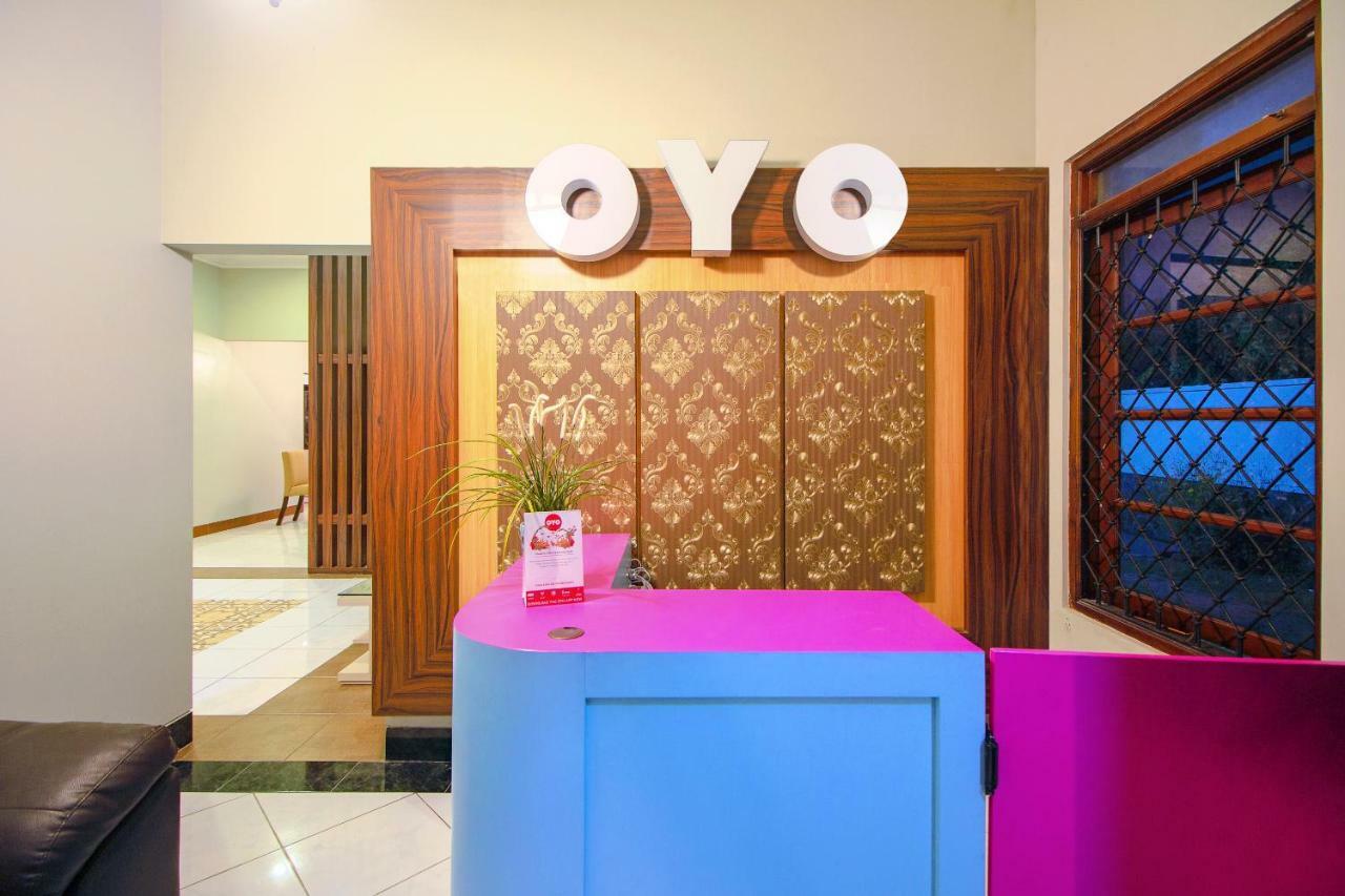Oyo 1195 The Doctor'S Guest House Syariah Kejayan Extérieur photo