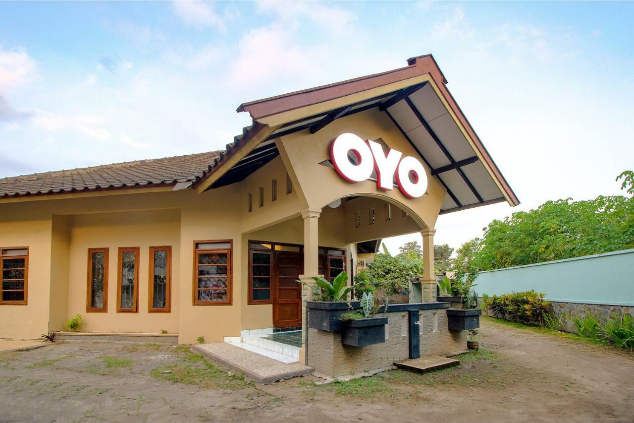 Oyo 1195 The Doctor'S Guest House Syariah Kejayan Extérieur photo